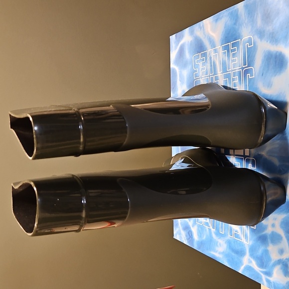 Black Women's Boots - Picture 5 of 5